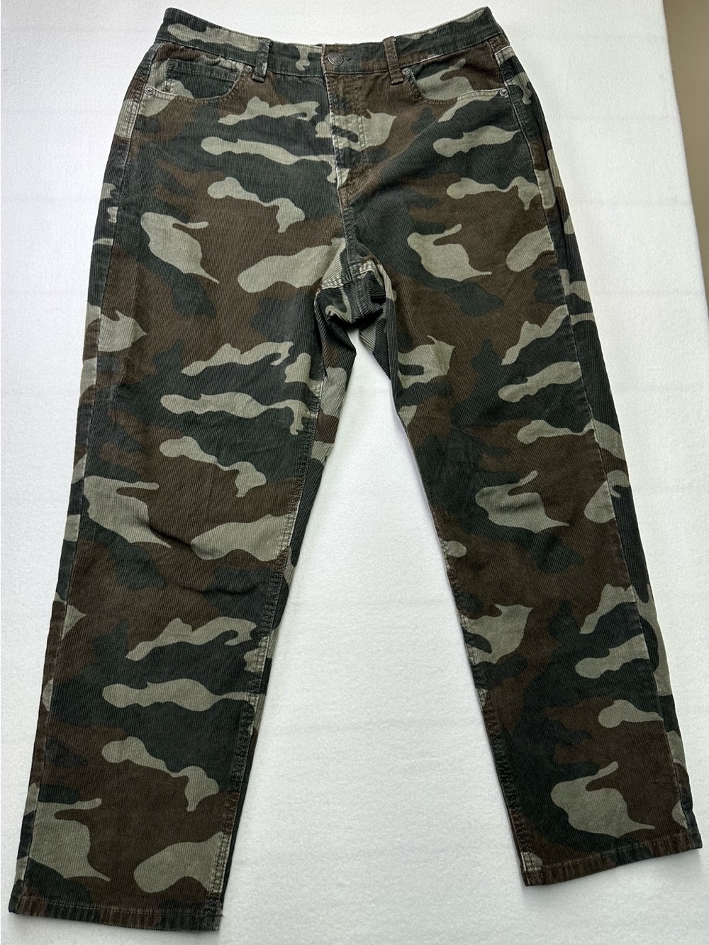 American Eagle Super Stretch Camo Corduroy Mom Jeans 10 Short 26”